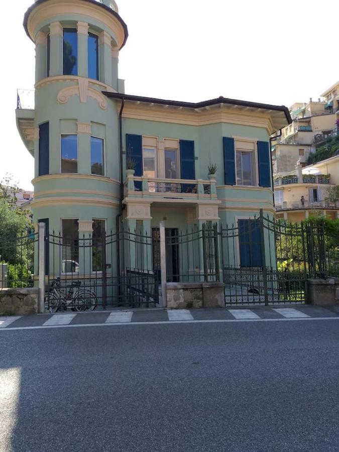 Mimosa 2 - Trilocale A 50 Mt Dal Mare Apartman Levanto Kültér fotó