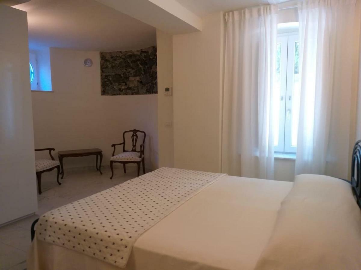 Mimosa 2 - Trilocale A 50 Mt Dal Mare Apartman Levanto Kültér fotó